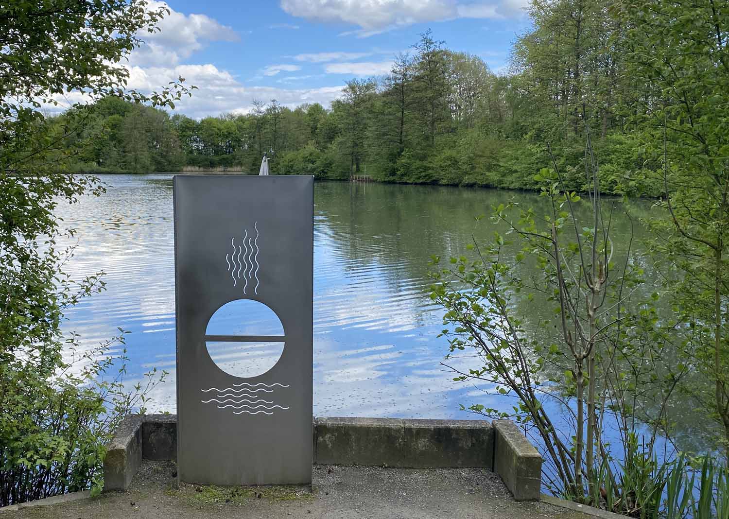 Zu einer Entdeckungsreise lädt der Förderverein Jakobsweg Werne e.V. mit einer spirituellen Erkundung der Schöpfungs-Stelen rund um den Krankenhaus-See ein. Foto: privat