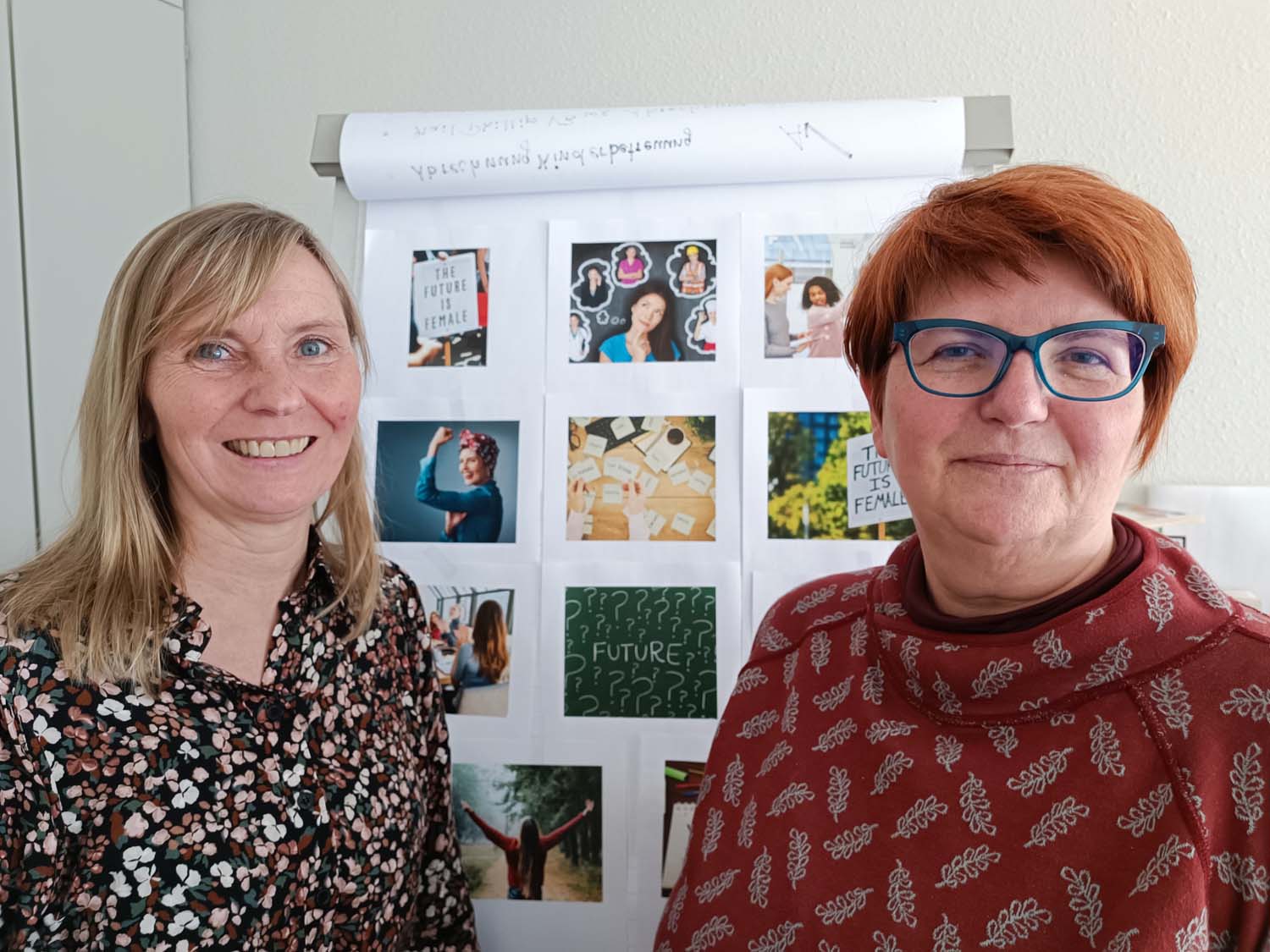 Die Gleichstellungsbeauftragte Monika Eichmanns (l.) und Moderatorin Marga Winkelmann laden am 8. Juni zur Zukunftswerkstatt zum Frauentag ein. Foto: Constanze Rauert