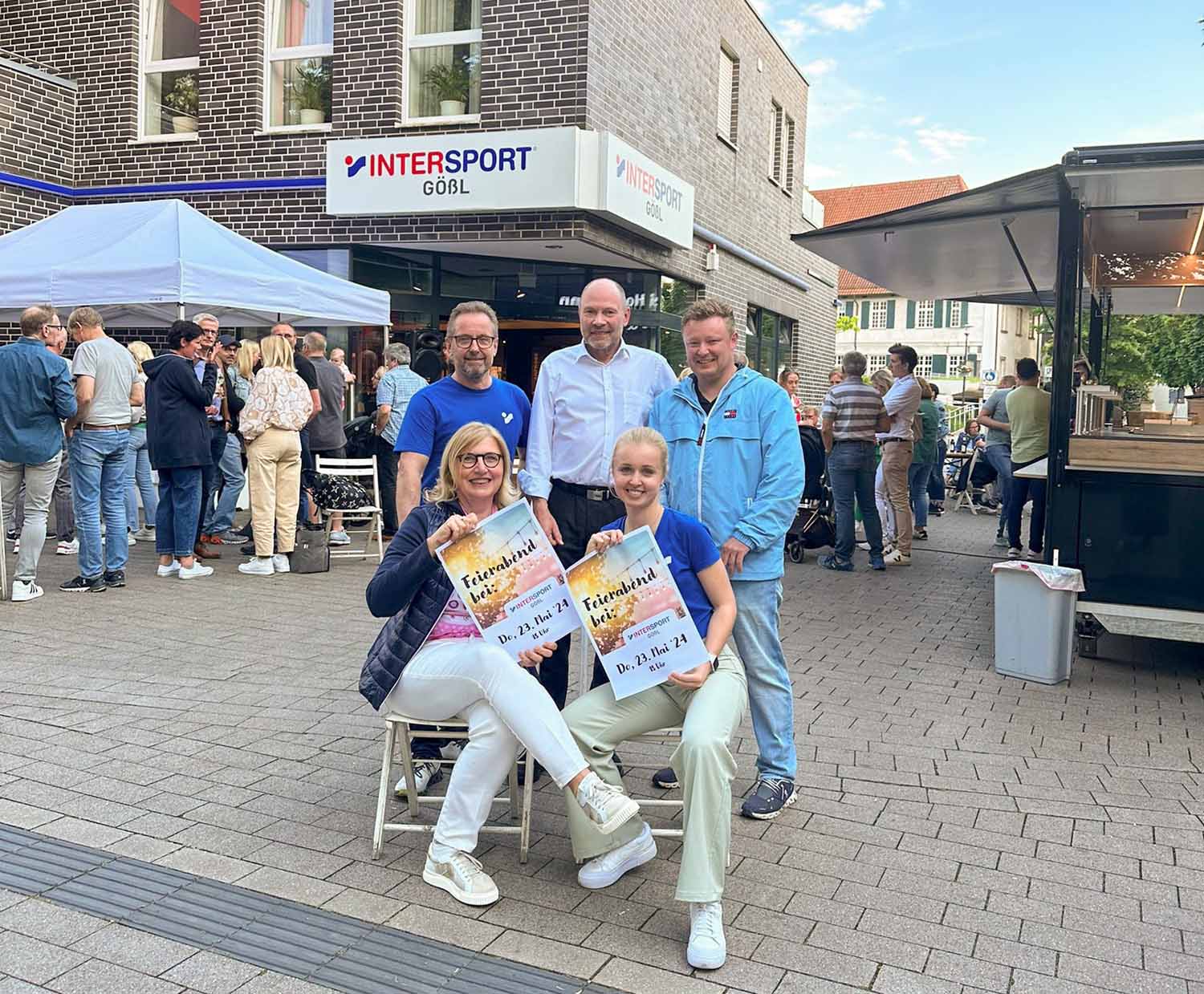 Ihnen kam die Idee zu „Feierabend bei ...“: Christiane Steinkuhl, Martin Gößl, Hubertus Waterhues, Kristina Gößl und Markus Schnatmann von der Werne Marketing, die die Aktion organisatorisch unterstützt hat. Foto: Werne Marketing