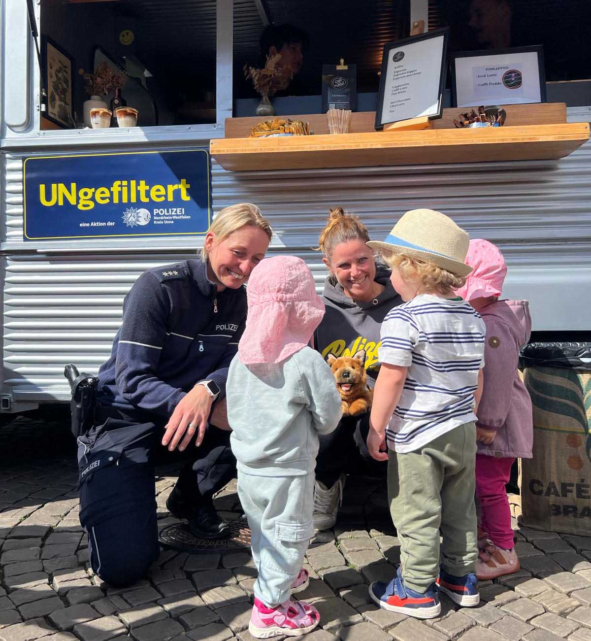 Auch die Jüngsten aus Werne kamen mit der Polizei ins Gespräch. Foto: Kreispolizeibehörde Unna