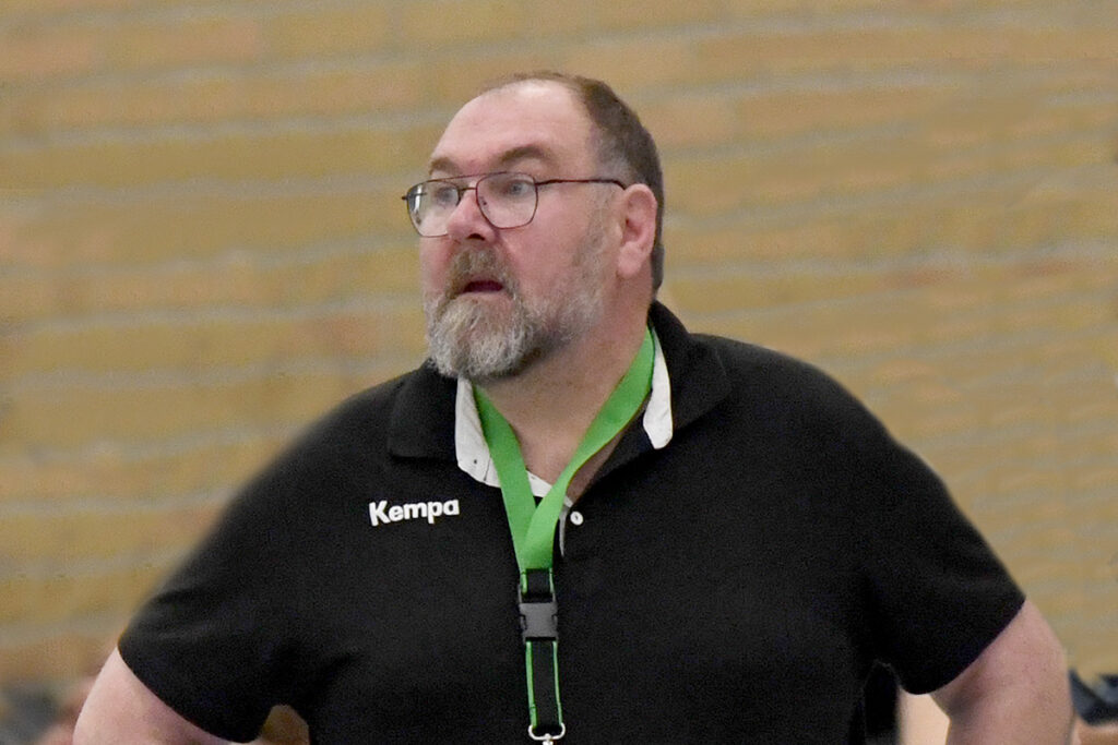 „Das hatte mit den Handballregeln nicht viel zu tun!“, schimpfte Wernes Trainer Ingo Wagner auf das Schiedsrichter-Duo im Spiel gegen Mengede. Archivfoto: MSW
