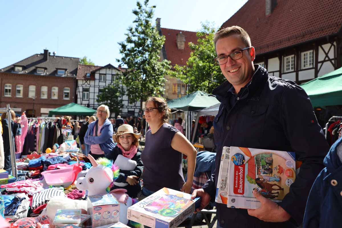 Groß und Klein freuen sich auf den Familienflohmarkt in Werne. Archivfoto: Isabel Schütte