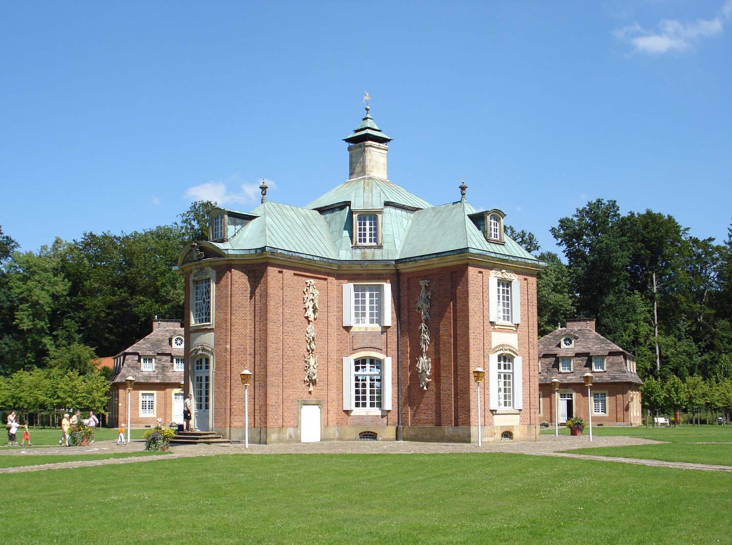Das Schloss Clemenswerth ist für den Altstadtfreundeverein eine Reise wert. Foto: Emslandmuseum