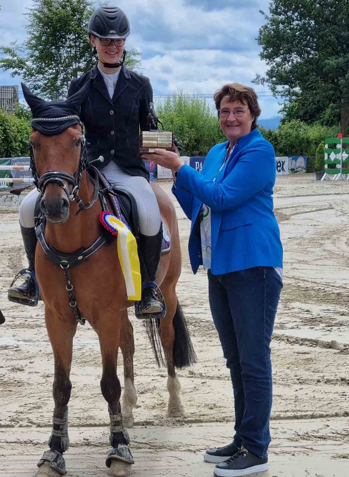 Alicia Hebecke war mit ihrem Pony Chilli Pepper in Fröndenberg sehr erfolgreich. Foto: privat