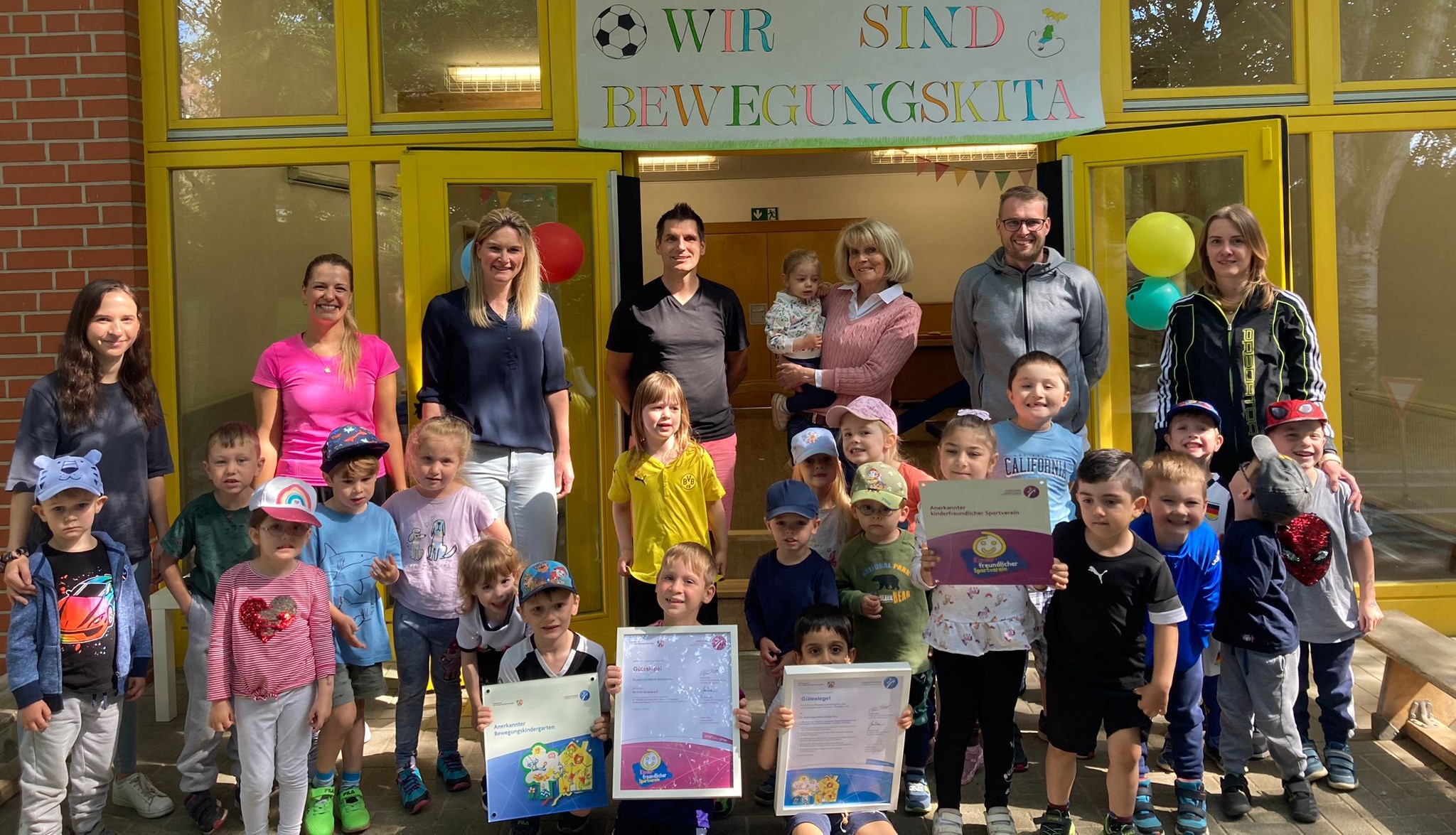 Groß ist die Freude bei Kita-Team, Kindern und Eltern über die Auszeichnung. Foto: privat