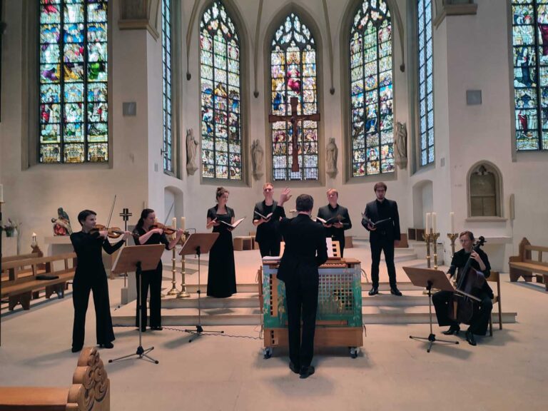 Das Leipziger Ensemble 1684, dirigiert vom Gewandhaus-Chorleiter Gregor Meyer, musizierte Werke von Thomaskantoren aus der Barockzeit in der Pfarrkirche St. Christophorus. Fotos: D. Wensing-Borowski