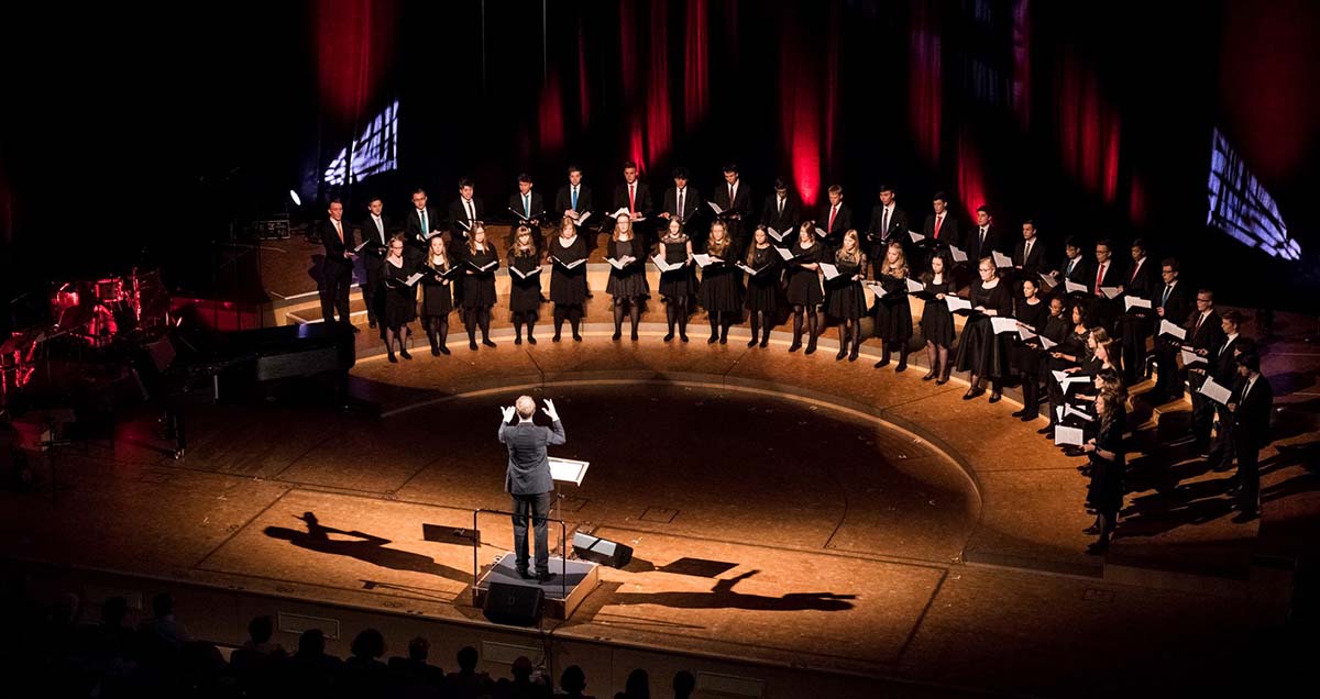 Der Jugendkonzertchor der Dortmunder Chorakademie kommt in die Pfarrkirche St. Christophorus. Foto: Chorakademie Dortmund