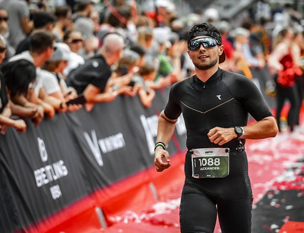 Alexander Schagowsky erreichte beim Triathlon über die Mitteldistanz eine neue persönliche Bestzeit. Fotos: privat