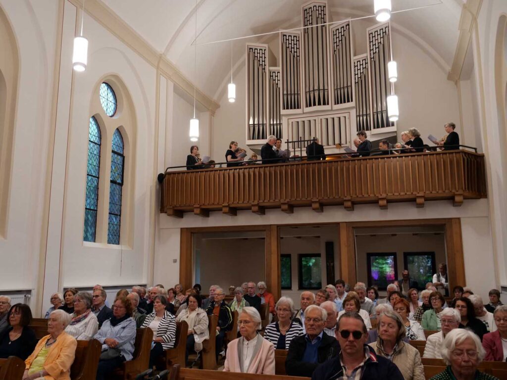 Zur Abschiedsvorstellung von Rainer Kampf war die Martin-Luther-Kirche einmal mehr gut besucht.  Foto: Schwarze