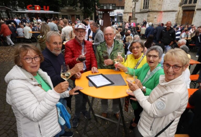 CDU-Weinfest mit vielen gut gelaunten Gästen