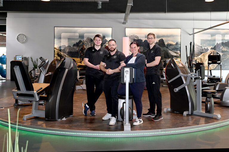 Studioleiterin Nina Teich und ihr Team hatten beim Tag der offenen Tür nur selten Gelegenheit für eine Pause. Zahlreiche Interessierte informierten sich über das Angebot des Sportstudios. Foto: MSW