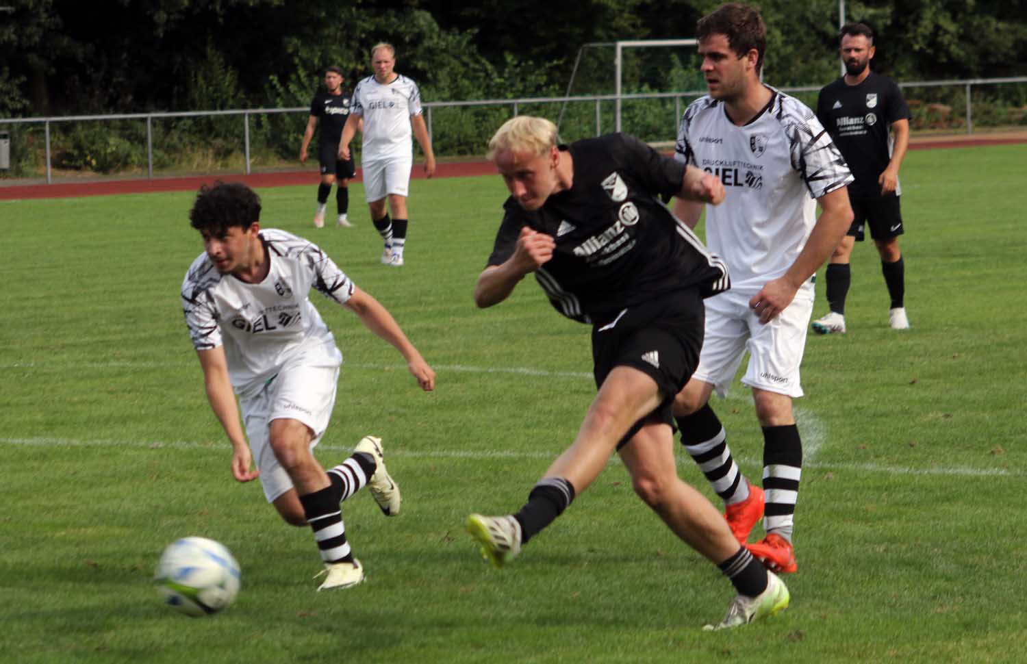 Santino Benning blieb beim Kantersieg der Eintracht zwar ohne eigenen Treffer, glänzte aber als Vorbereiter. Foto: Wagner