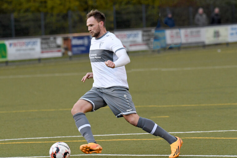 Jannik Prinz hatte gegen den VfL Senden die Möglichkeit zum Führungstreffer auf dem Fuß. Archivfoto: MSW