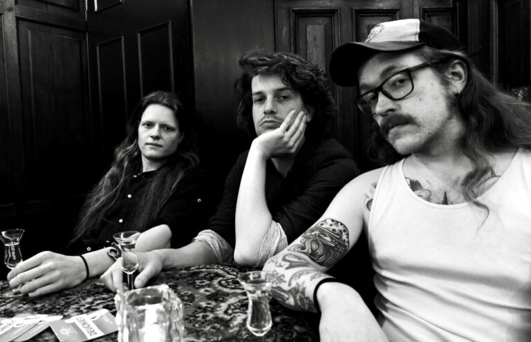 Das Trio Jesco aus Utrecht bringt Folk mit Rock-Attitüde in den Club Montreux. Foto: privat