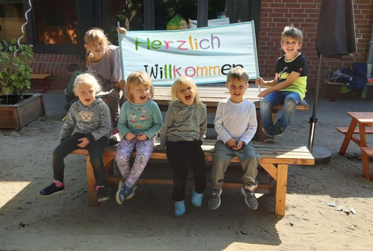 Kinder und Erzieher-Team freuen sich auf einen spannenden Tag der offenen Tür in der Kita "Auf der Nath". Foto: privat