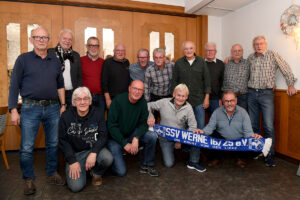 Mannschaftsfoto der A-Jugend des SSV Werne nach 53 Jahren (stehend v.l.): Hartmut Schnicke, Friedhelm „Fredi“ Gerding, Bernd Westermann, Rainer Klaas, Elmar Bressler, Heinz Budde, Peter Seher, Helmut Schemmann, Hubert Abdinghoff, Klaus Schlüter, sowie (knieend v.l.) Günter Sensebusch, Peter Quante, Wilfried Stückmann und Klaus Schlauteck. Foto: MSW