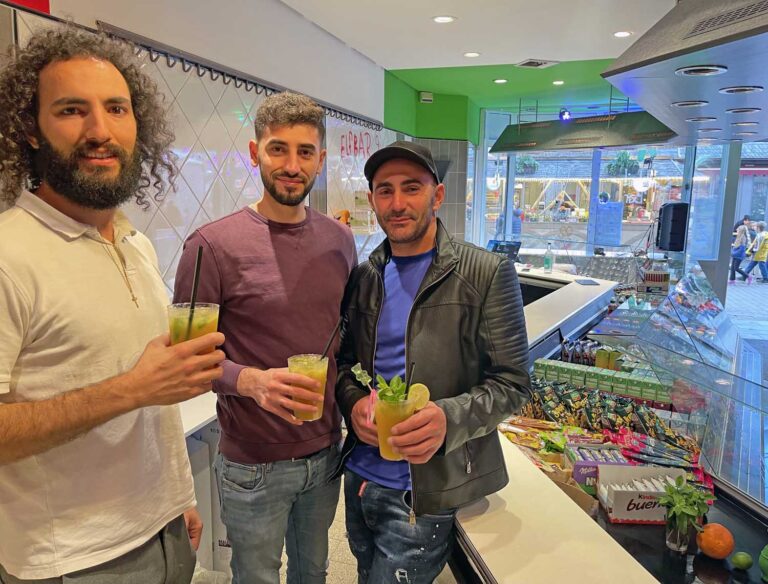 Familie Rishmawi öffnet während der Sim-Jü-Kirmes wieder ihre Cocktailbar. Foto: privat