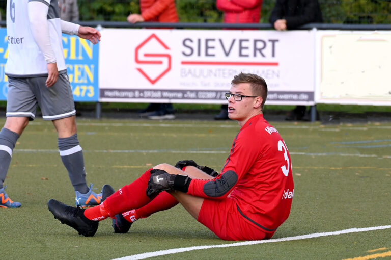 Torhüter Henrik Pollak musste nach 26 Minuten verletzt ausgewechselt werden. Archivfoto: MSW
