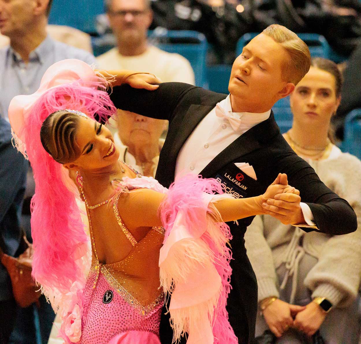 Das Tanzpaar Reher behauptete sich auch gleich in der höheren Startklasse. Foto: Foto: Holger Heckler