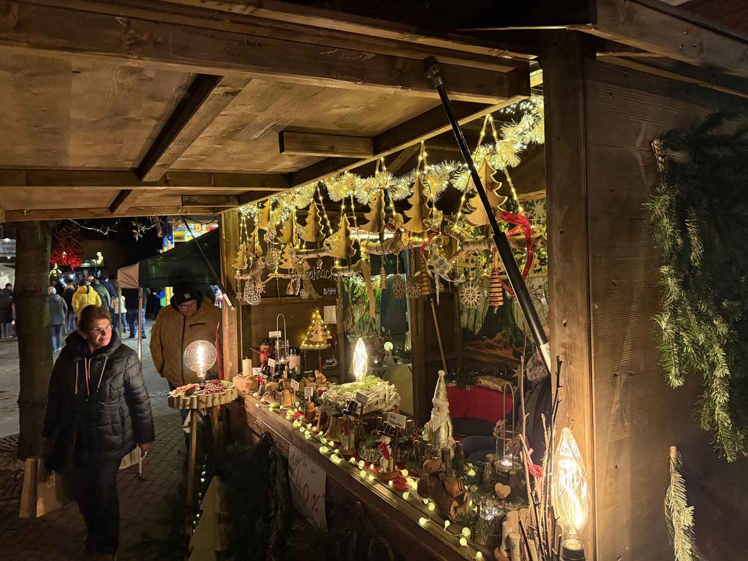 Von Freitag bis Sonntag erstrahlte die Altstadt im Lichterglanz des Adventsmarktes. Foto: Stadt Selm / M. Woesmann