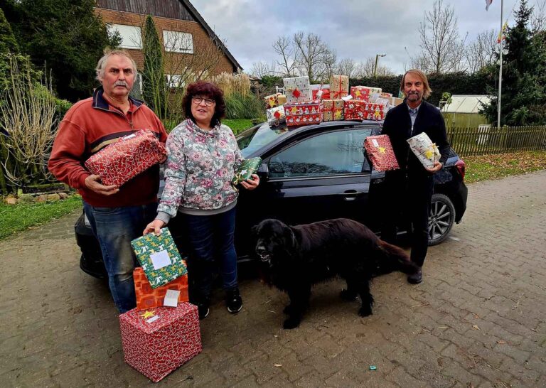 Am Ende passten dann doch alle Geschenke in Pater Tobias‘ Auto. Der Kofferraum, die Rückbank und der Beifahrersitz waren voll. Foto: privat