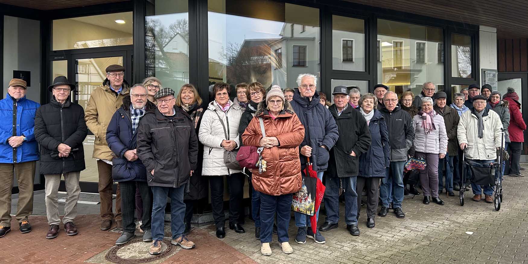 Das Bild zeigt die Gruppe nach ihrer Ankunft in Soest. Foto: Hasler