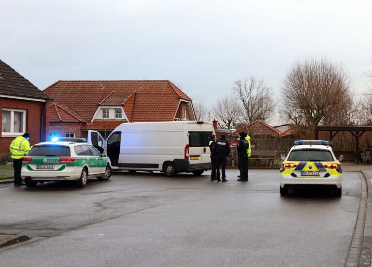 Noch nicht gefasst wurde der unbekannte Fahrer eines weißen Transporters mit niederländischem Kennzeichen, der sich eine Verfolgungsfahrt mit der Polizei bis Herbern geliefert hatte. Foto: Isabel Schütte