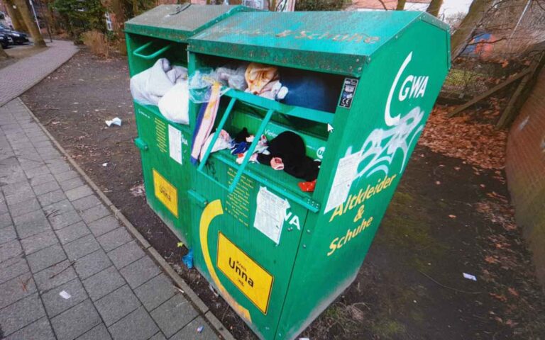 Ein Container für Altkleider und Schuhe der GWA in Werne. Foto: Volkmer