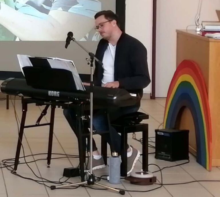 Popkantor Simon Biffart aus Hamm gestaltet den nächsten Evensong in der Martin-Luther-Kirche. Foto: privat