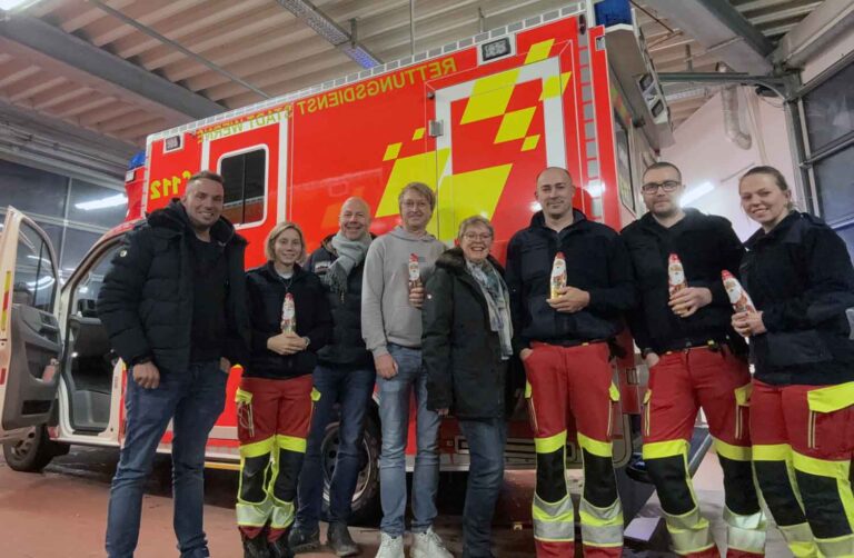 CDU-Vertreter statteten dem Rettungsdienst einen Besuch ab und sagten "Dankeschön". Fotos: CDU