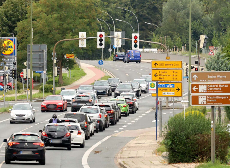 Hohes Verkehrsaufkommen belegt: Kreuzungs-Sanierung noch nicht datiert
