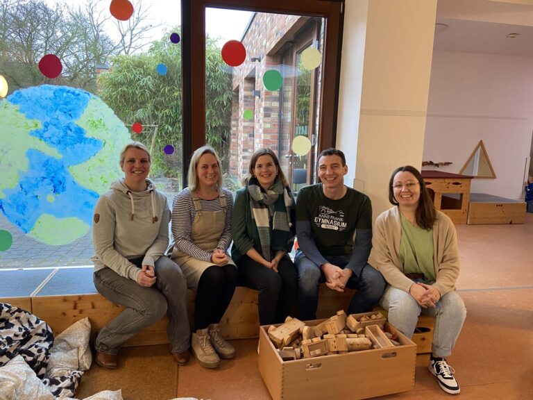 Vertiefen ihre Zusammenarbeit: die Kinderheilstätte Nordkirchen und das AFG, vertreten durch (von links) Christine Krutwage, Stefanie Schmidt, Julia Krickau, Marius Gregg und Laura Nowak. Fotos: AFG