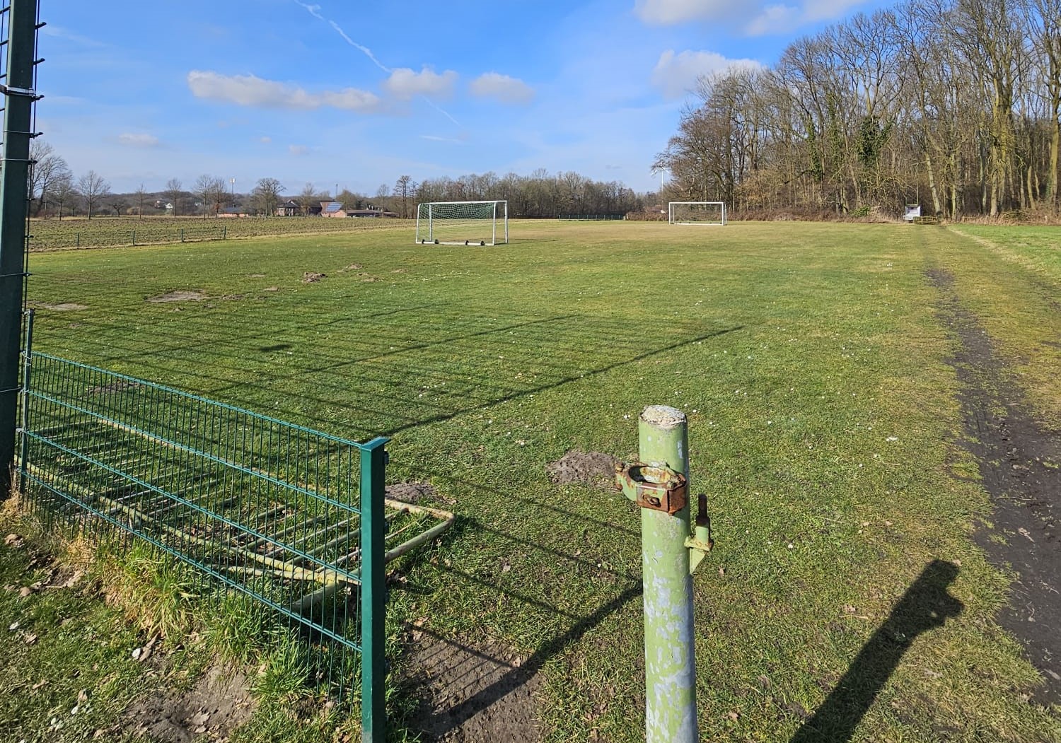 Der Bolzplatz in Horst ist in keinem guten Zustand, monierte Christoph Mürmann im jüngsten Bezirksausschuss. Foto: privat