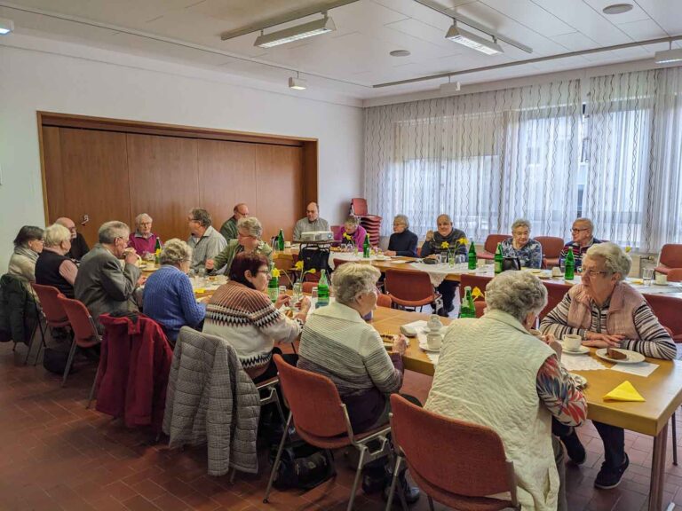 Wahlen, Ehrungen und ein Ausblick auf die Veranstaltungen 2025 gab es bei der Mitgliederversammlung der KAB St. Barbara/St. Johannes. Foto: privat