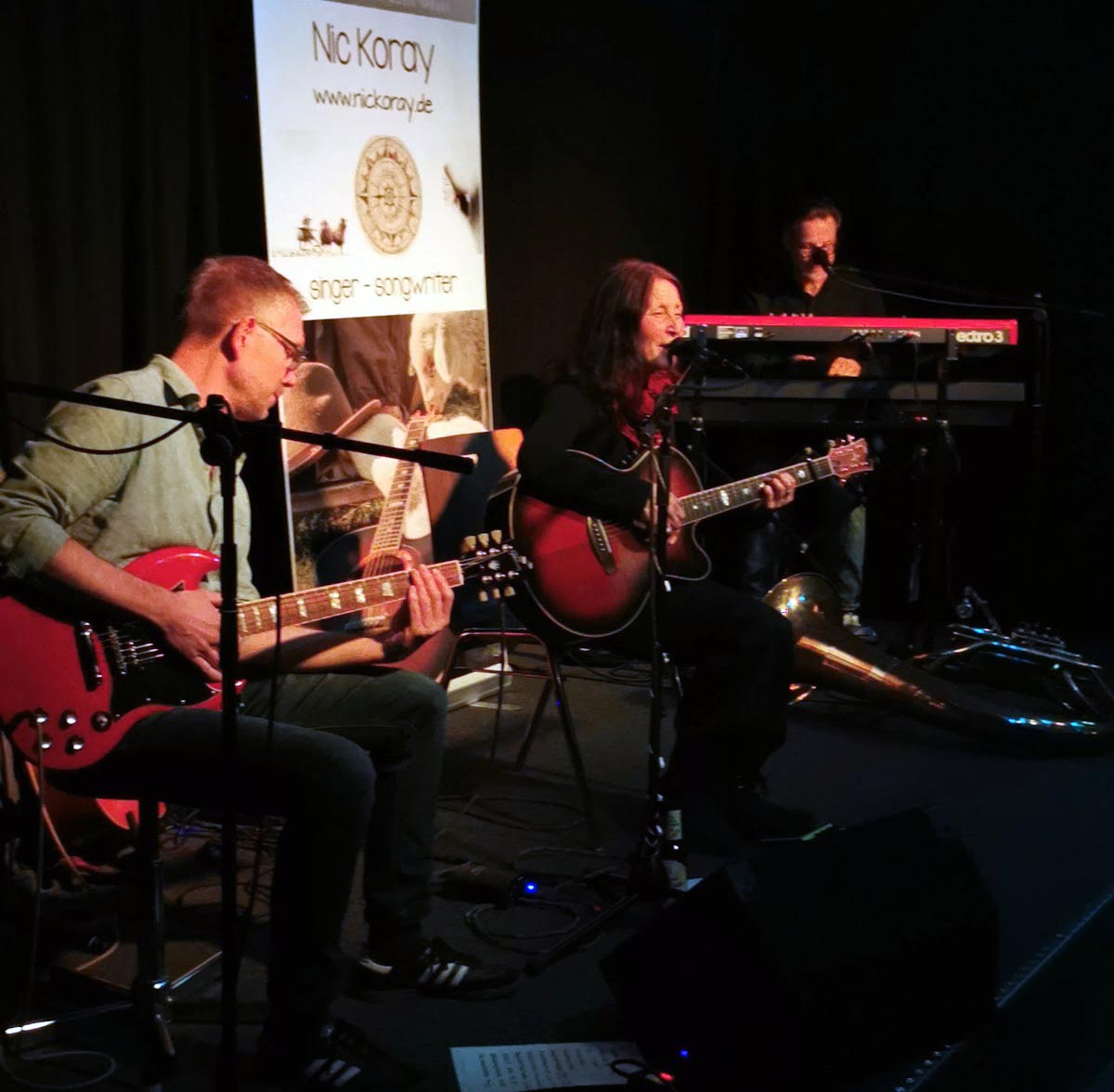 Nic Koray verzauberte die Gäste im flözK mit ihrer Musik. Foto: Michael Kleine