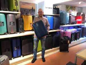 Wolfgang Klinge führt das Fachgeschäft "Lederwaren Küper" seit 2008 in vierter Generation. Foto: Olivia Mersch