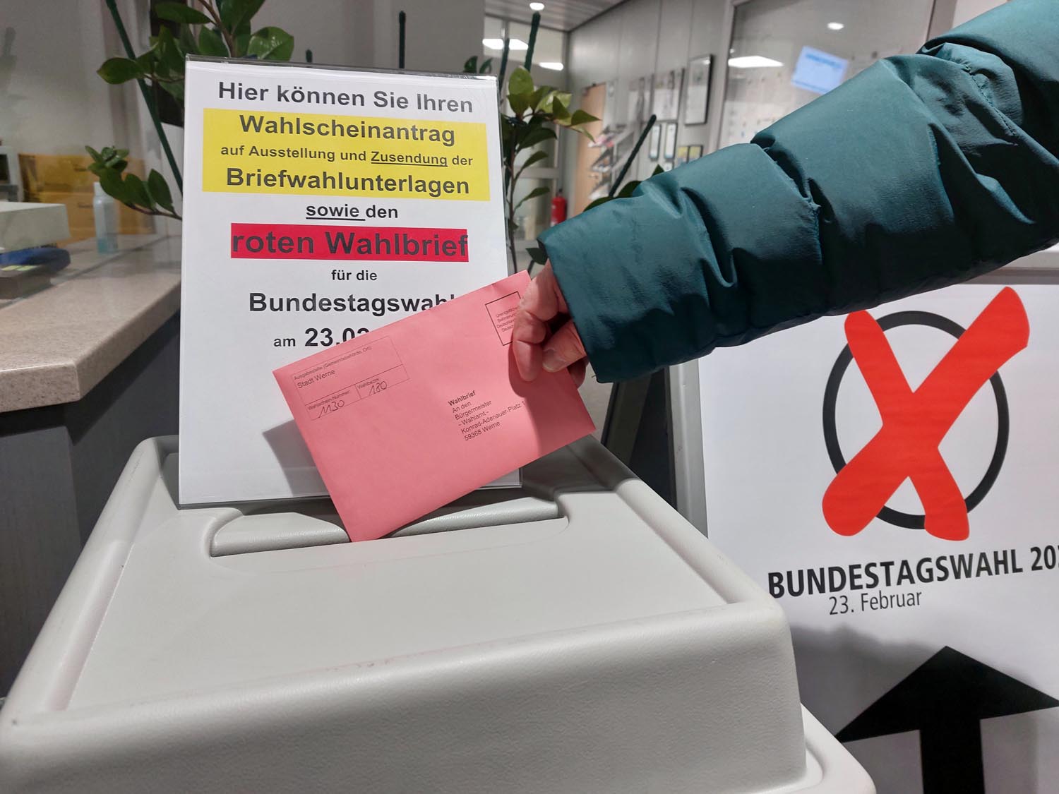 Das Briefwahlbüro am Stadthaus schließt am Freitag (21.02.2025) um 15 Uhr. Foto: Wagner