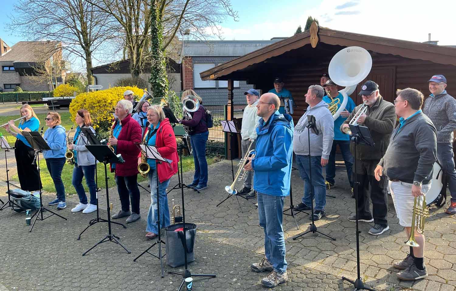Die Musiker das Seniorenheim Panhoff-Stiftung, das Pro Talis Seniorenzentrum am Solebad sowie zum Abschluss das Seniorenzentrum Antonius. Foto: Verein