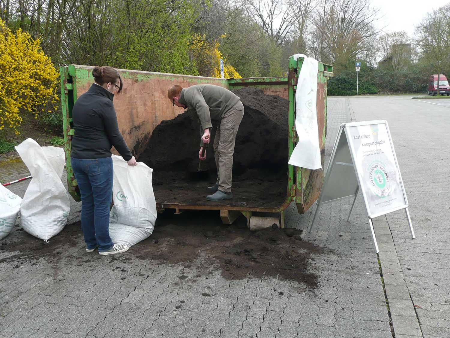 Am nächsten Freitag gibt es für die Werner Bürgerinnen und Bürger wieder eine kostenlose Kompostabgabe der GWA am Solebad-Parkplatz in Werne. Zudem ist die Abfallberatung mit einem Infostand vor Ort. Foto: GWA