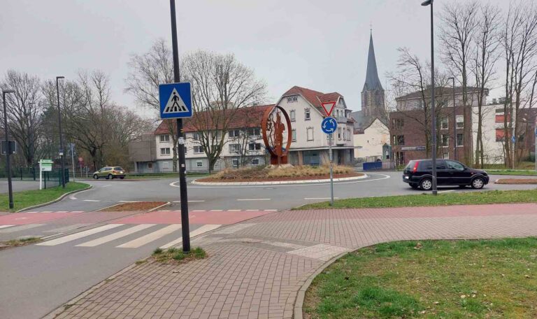 Eine neu identifizierte Unfallhäufungsstelle in Werne ist der Kreisverkehr Münsterstraße/Burgstraße/Becklohhof. Foto: Wagner
