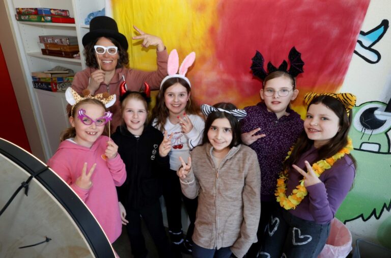 Ungestört und kreativ: Aktionstag im JuWeL begeistert junge Mädchen