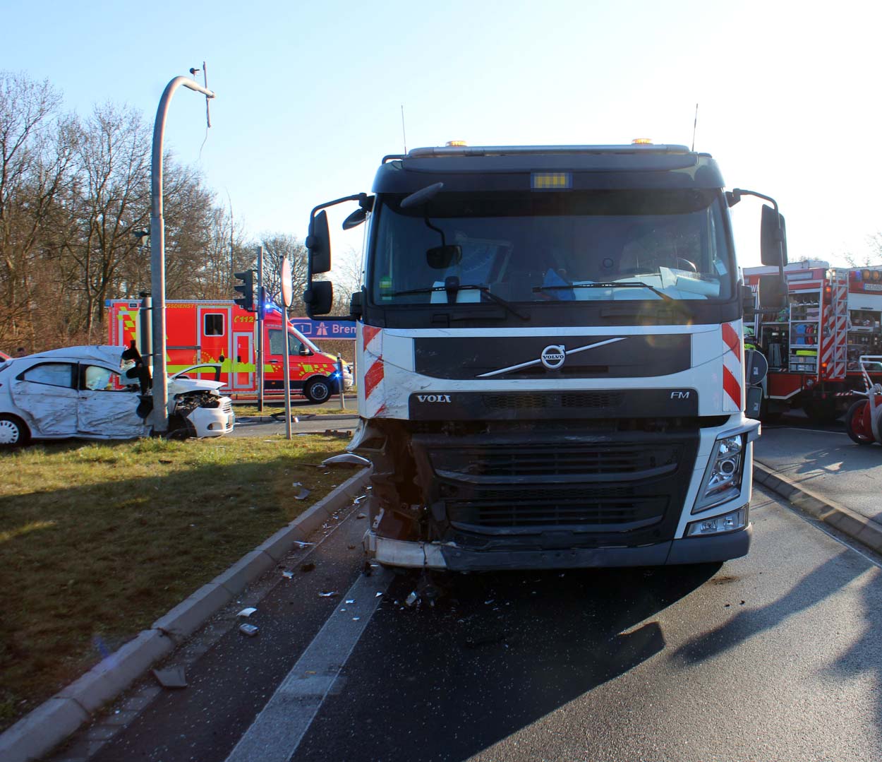 Die Autofahrerin wurde bei dem Verkehrsunfall an der Autobahnauffahrt in Ascheberg schwer verletzt. Foto: Polizei Coesfeld