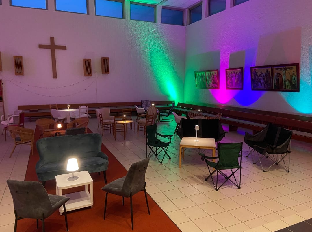 Das Bonhoefferzentrum wird am Sonntag wieder zur Wohnzimmerkirche. Die Evangelische Kirchengemeinde lädt dazu ein. Foto: privat