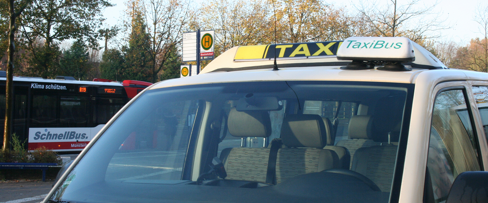 Mit einem Taxibus der VKU werden Kinder aus den Randgebieten ab dem nächsten Schuljahr zu einer Haltestelle gebracht, die der Stockumer Schulbus anfährt. Foto: VKU