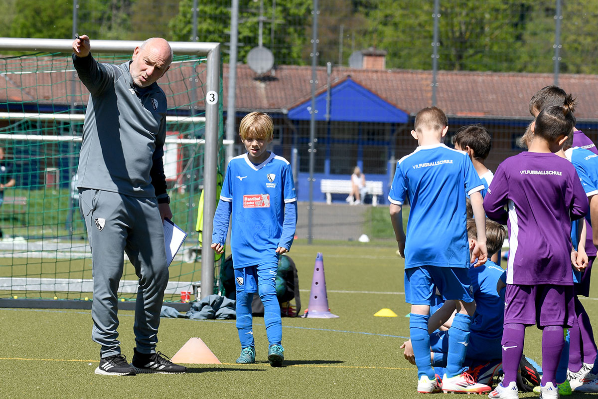 Ex-Bundesliga-Profi Frank Benatelli gab dem Fußball-Nachwuchs Tipps. Foto: WSC