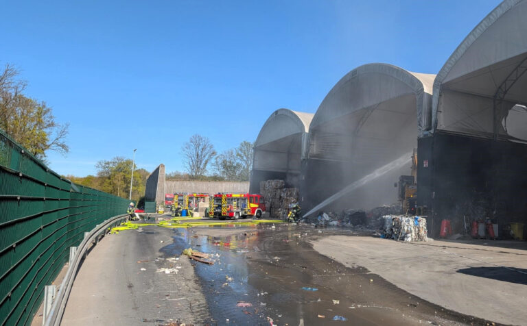 Ein Feuer in einer der RCS-Remisen bekämpfte die Freiwillige Feuerwehr Werne am Samstagnachmittag. Foto: FFW