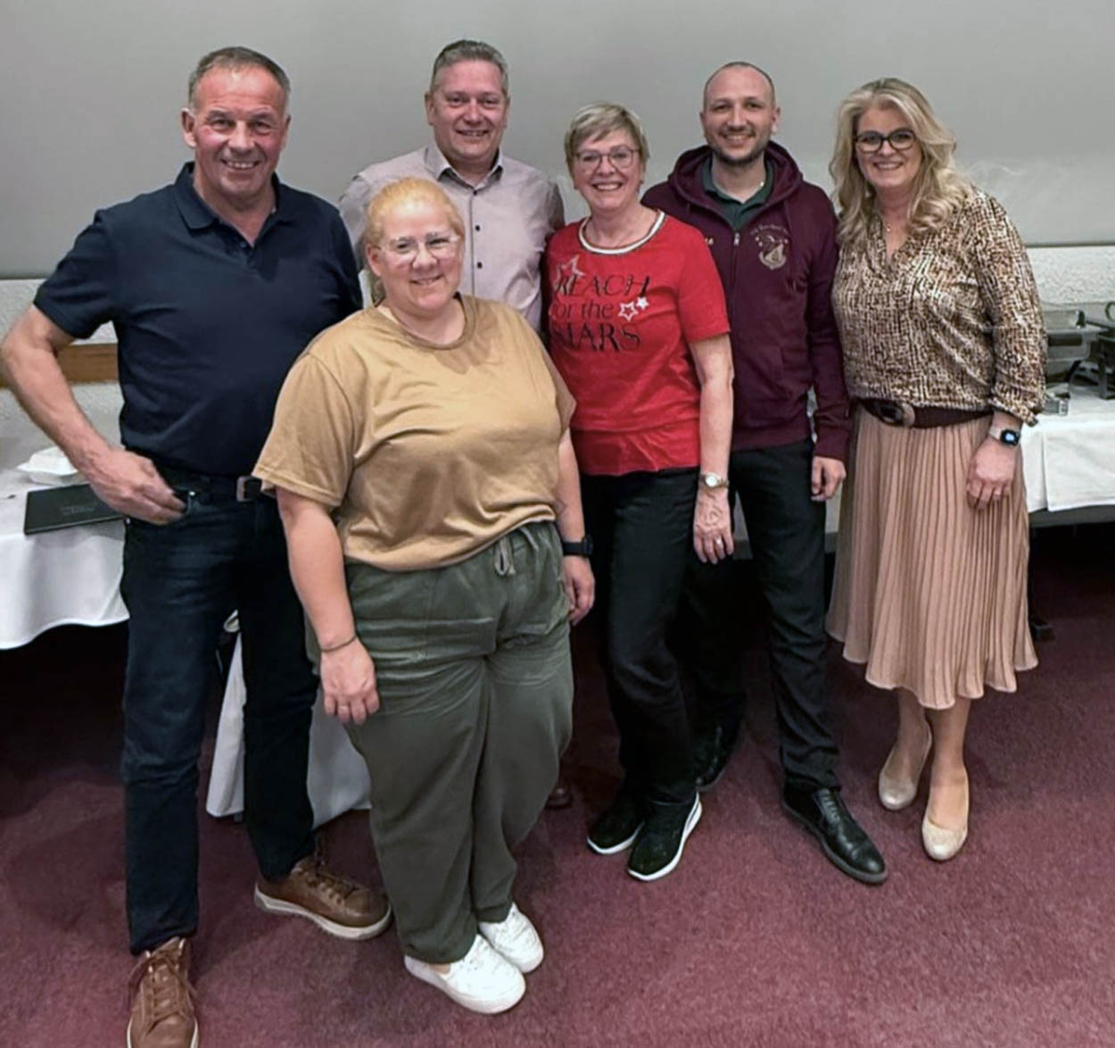 Der Rot-Gold-Vorstand mit (von links): Franz Josef Rotte, Saskia Wegener, Roland Nabakowski (Präsident), Bettina Winkelkötter, Julian Oer und Bente Nabakowski-Kaup. Foto: Verein