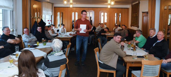 Der WSC-Vorsitzende Oliver Grewe leitete die Mitgliederversammlung der Fußballabteilung in der Gaststätte Havers. Foto: MSW