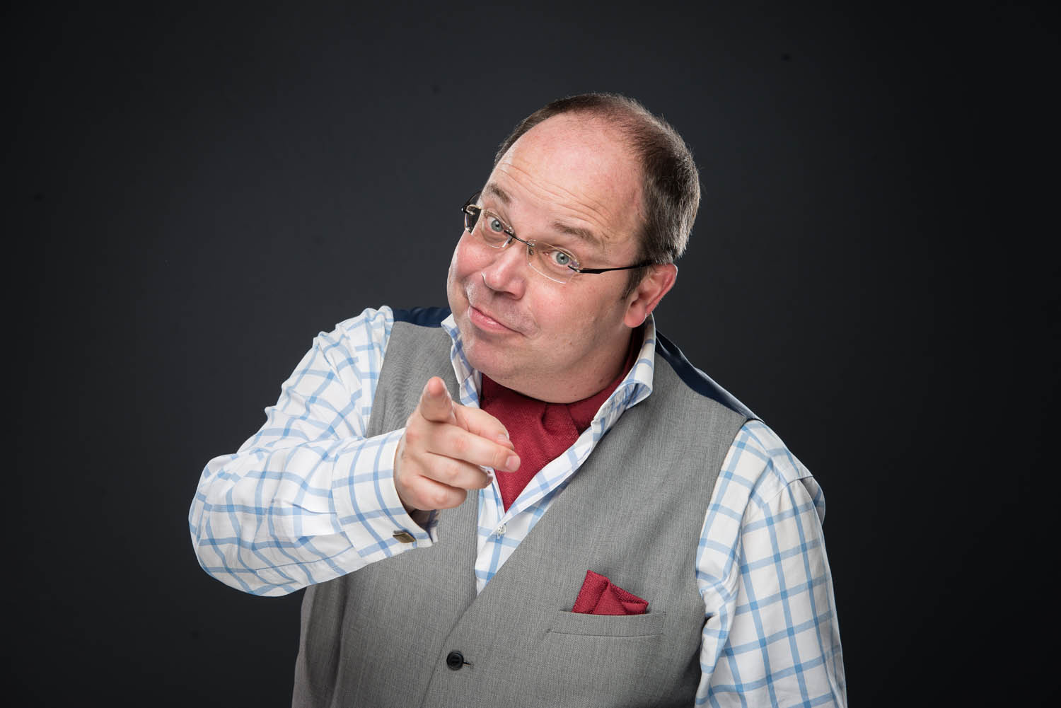 In einer einzigartig gelungenen Weise lässt der Parodist Andreas Neumann die beliebten Komiker, Humoristen und Filmstars der Wirtschaftswunderjahre wieder auferstehen. Foto: Carsten Dauer