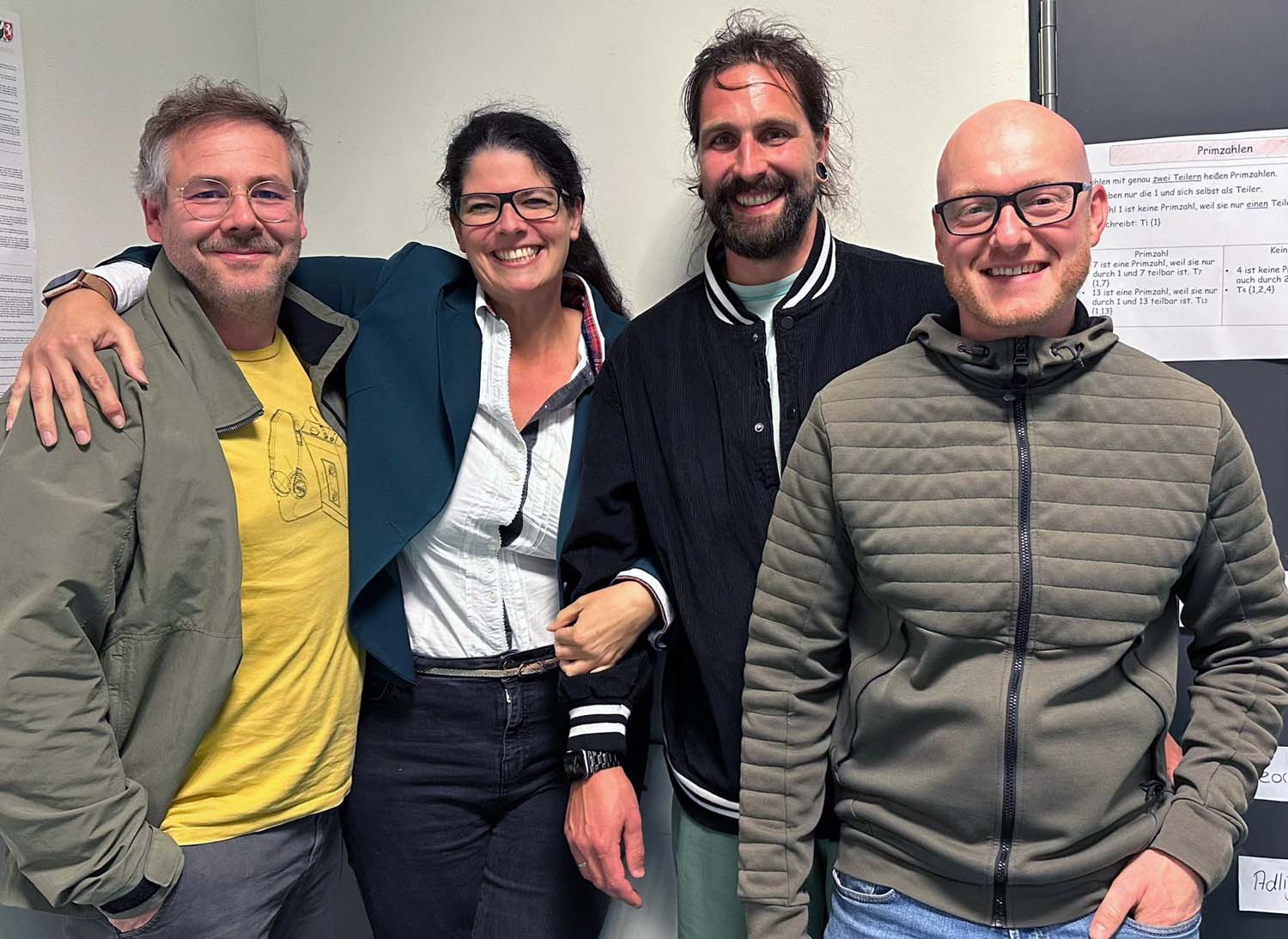 Tanja Schätz, Till Garvert, Marco Overtheil (links), Thomas Temmann (rechts) und Christian Bösken (fehlt auf dem Bild) bilden den neuen Fördervereinsvorstand. Foto: privat